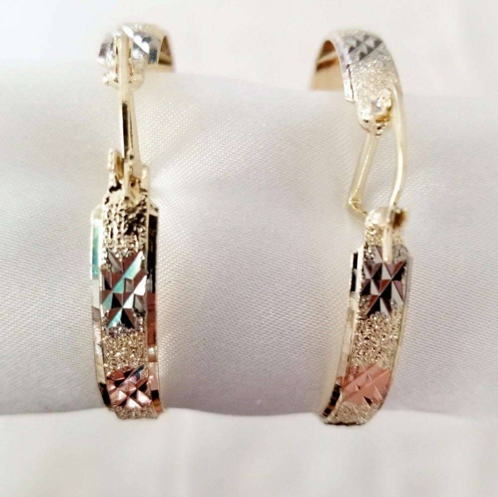 Tricolor diamond cut hoops gold overlay. New - Picture 4 of 7